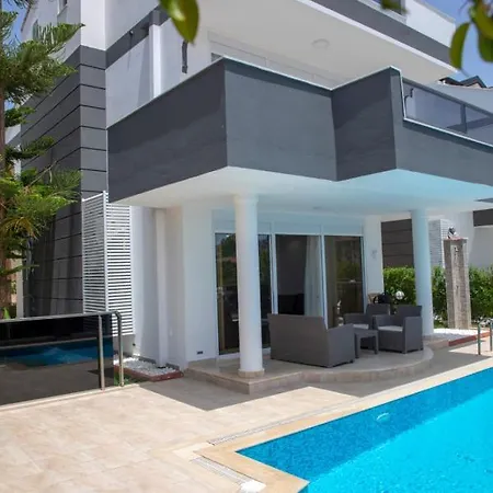 Sunrise Hill With Private Pool Villa